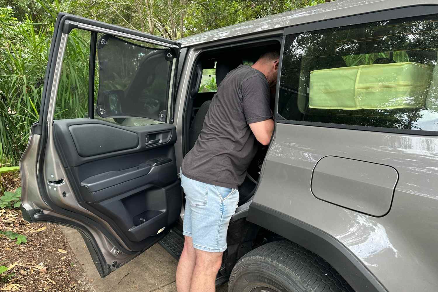 2026 Toyota LC Prado GX installing baby seat 1