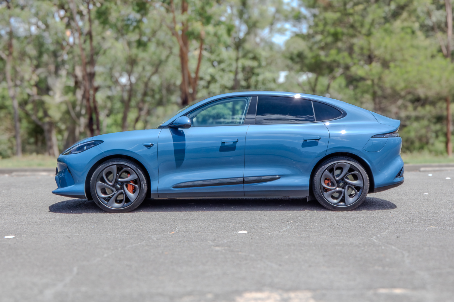 im6-performance-2025-passenger-side