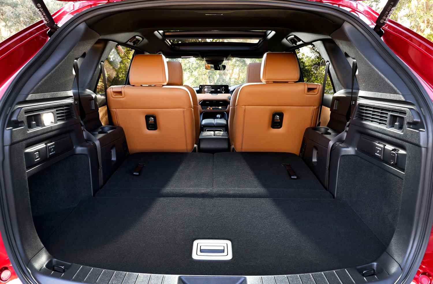 2026 Mazda CX-80 SP boot 1