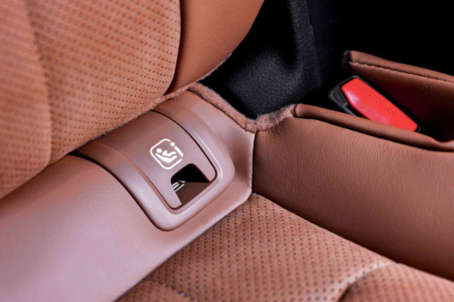 2026 Mazda CX-80 SP rear isofix point 1