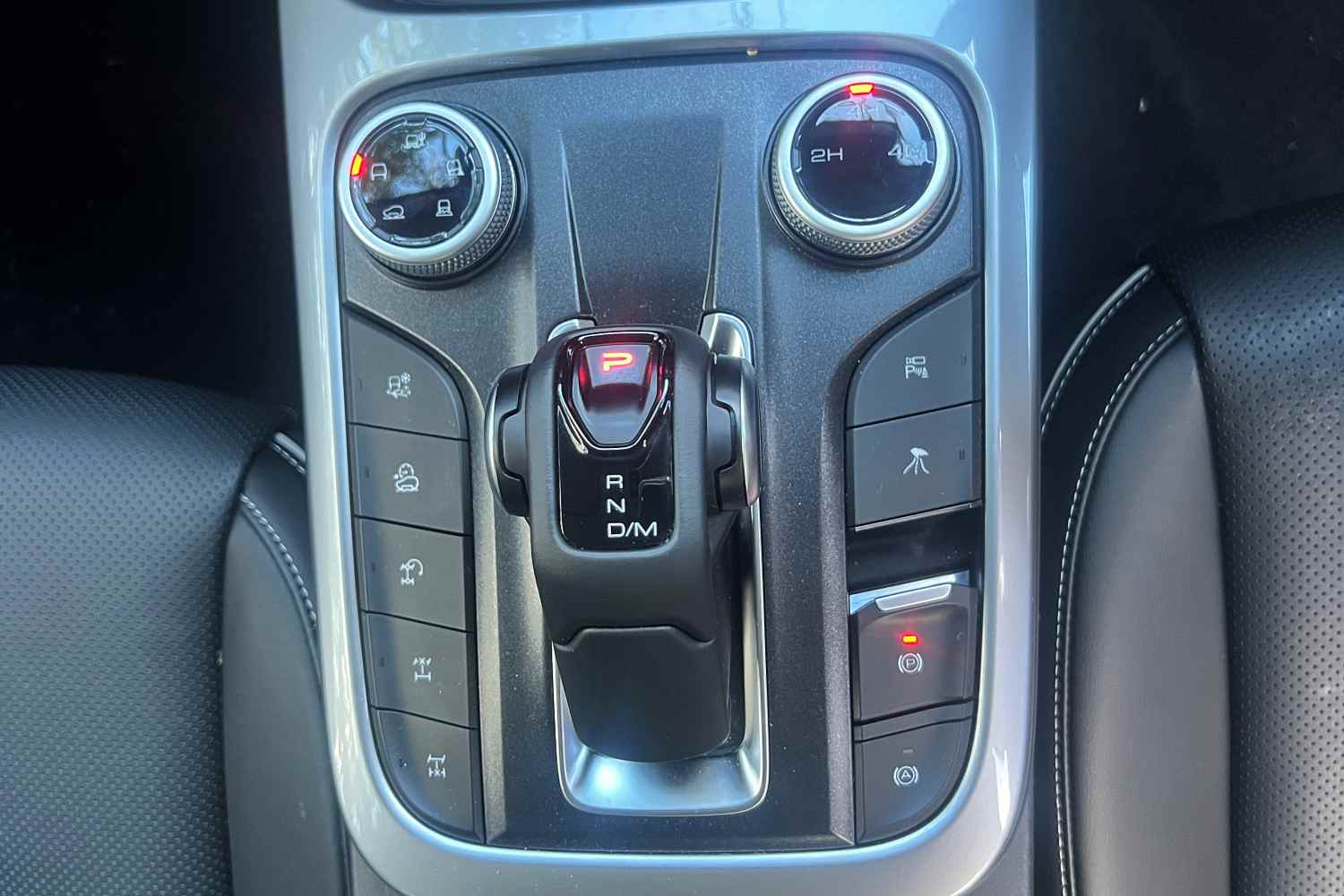 GWM Tank 300 PHEV 4WD comntrols 1