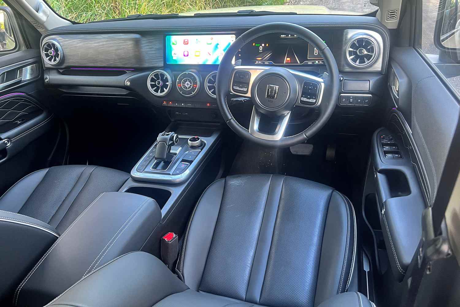 GWM Tank 300 PHEV interior front 1