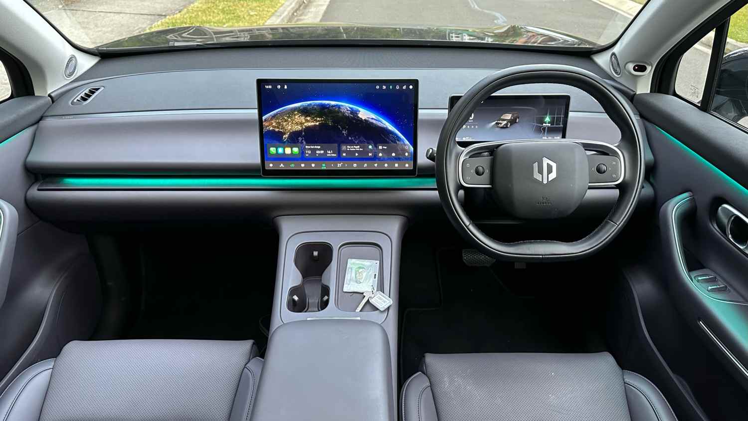 LeapMotors C10 Long Range interior front 1