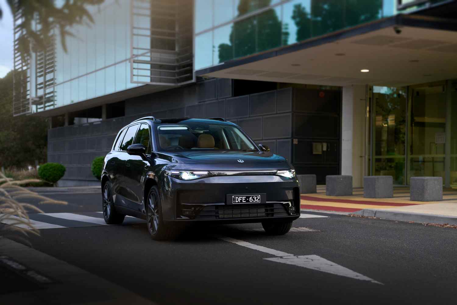 Leapmotor C10 LR front quarter 1