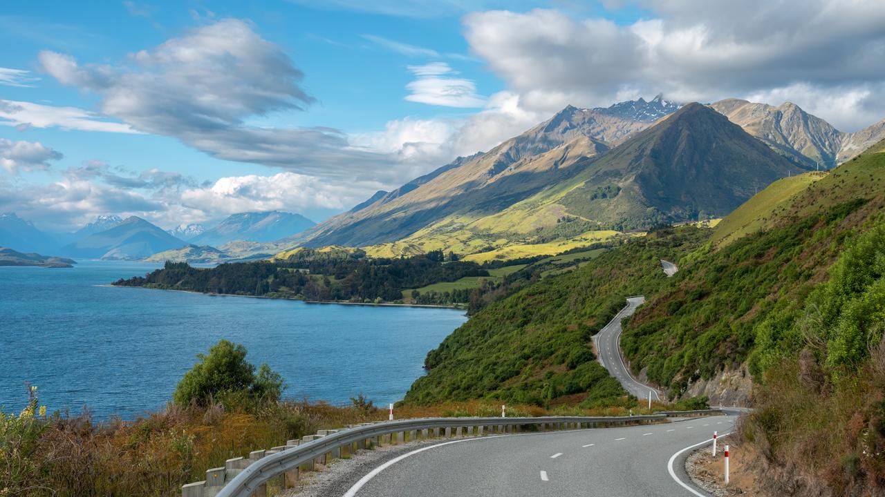 Drive from Queenstown to Glenorchy NZ 1