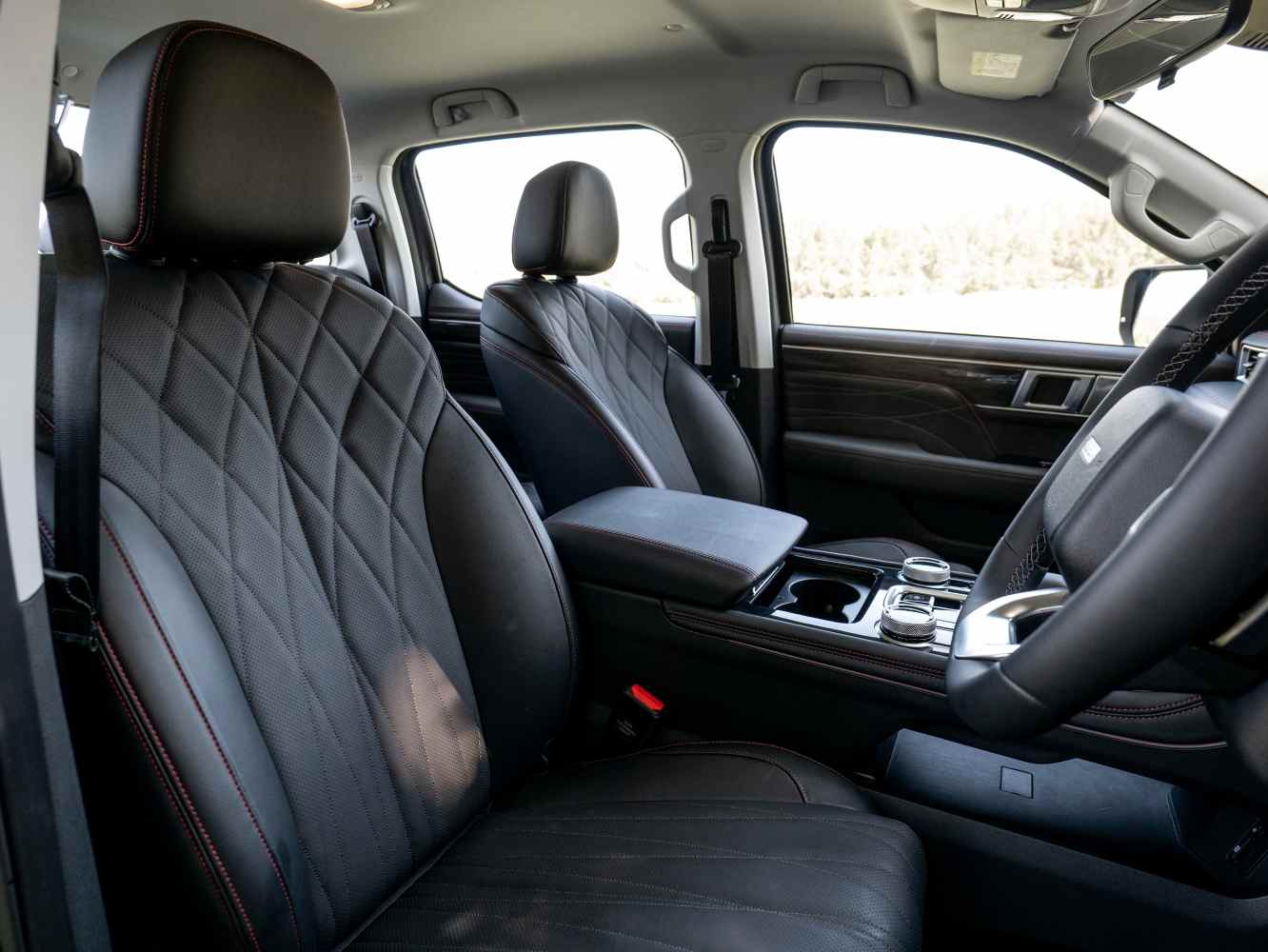 FOTON Tunland V7-C 4x4 front seats