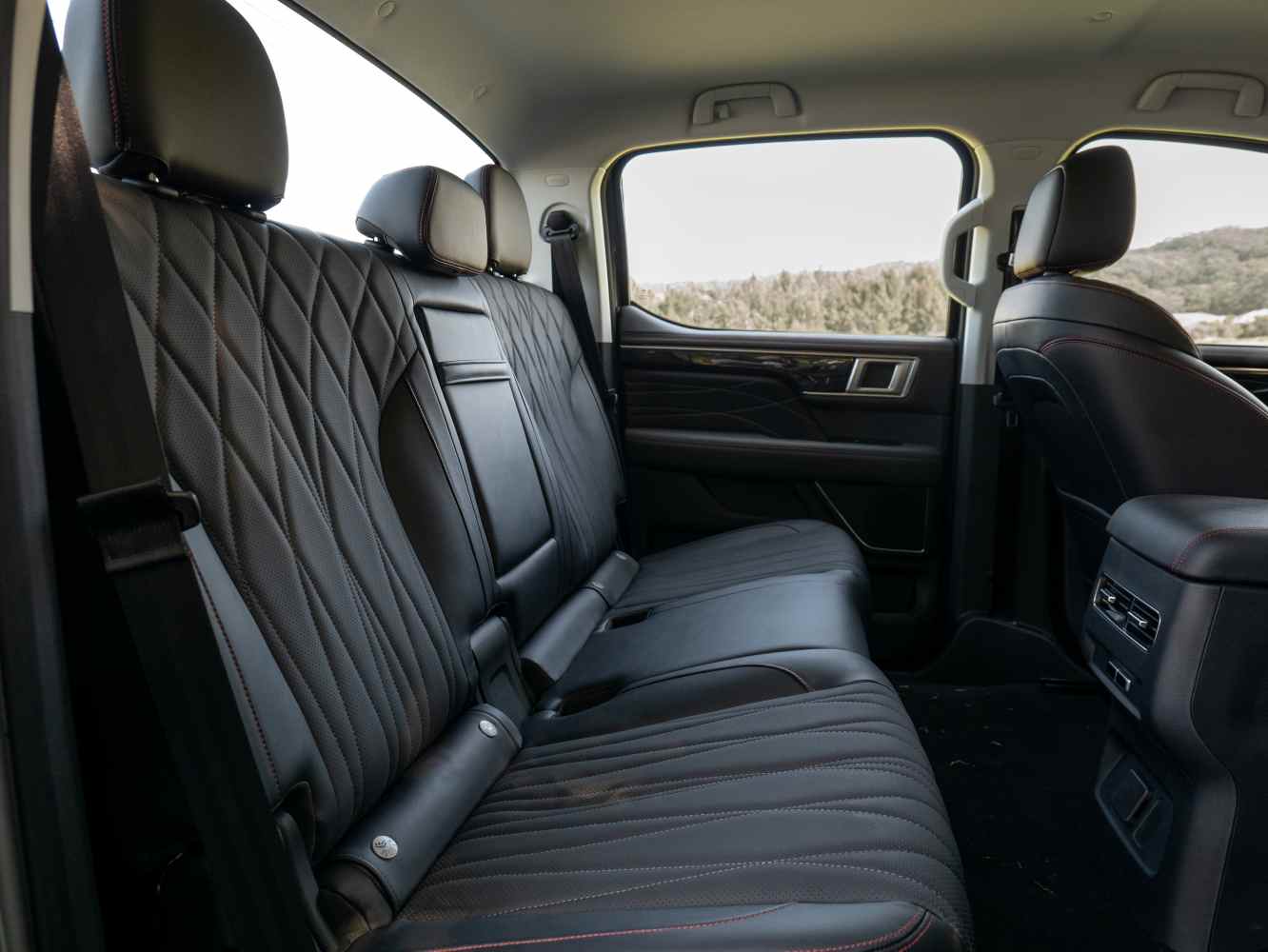 FOTON Tunland V7-C 4x4 rear seats