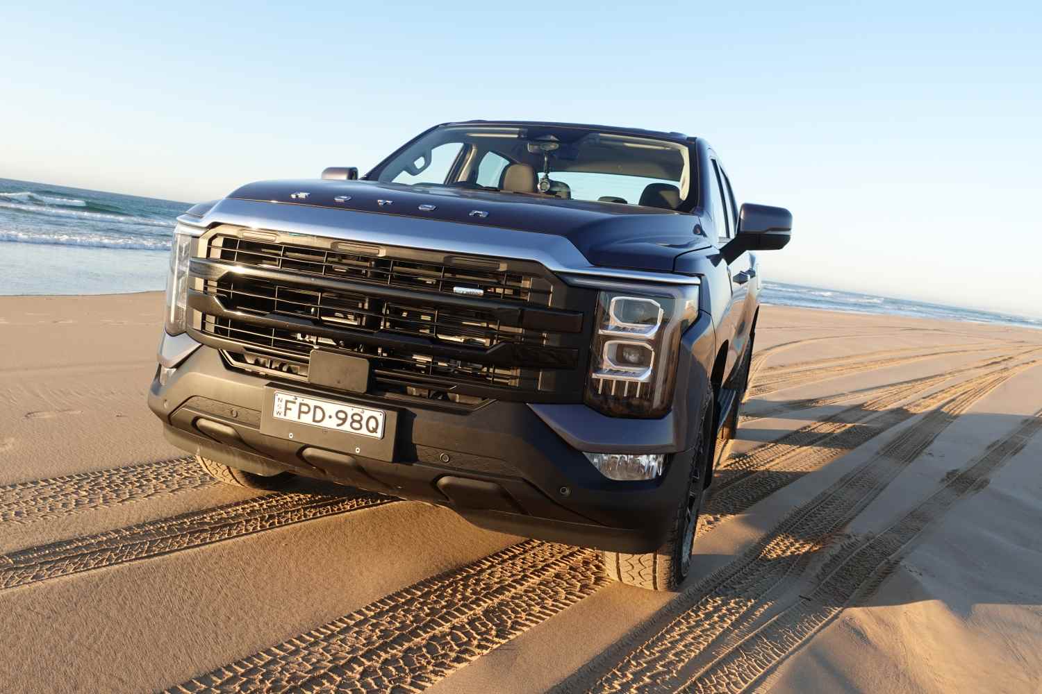 FOTON V7 S 4WD on beach 2