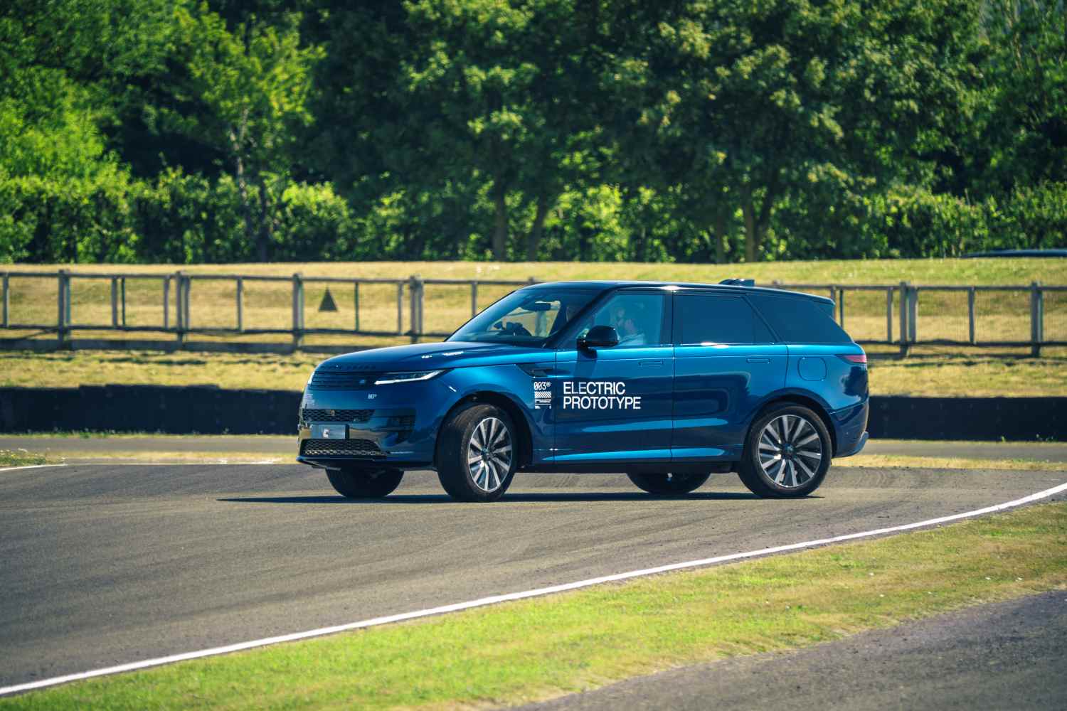 GOODWOOD_RR_SPORT_ELECTRIC_160726_DSC01431