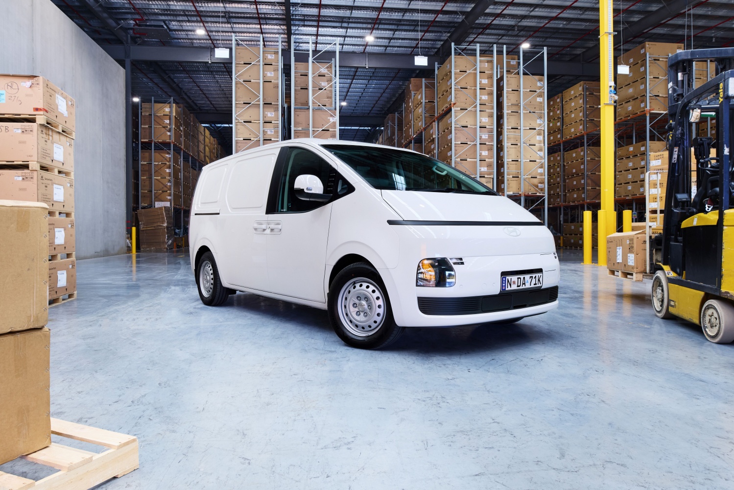 2027 STARIA Load Electric 03_batch
