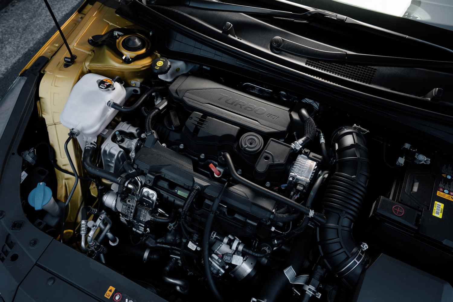 Kia K4 GT-Line Hatch golf engine 1