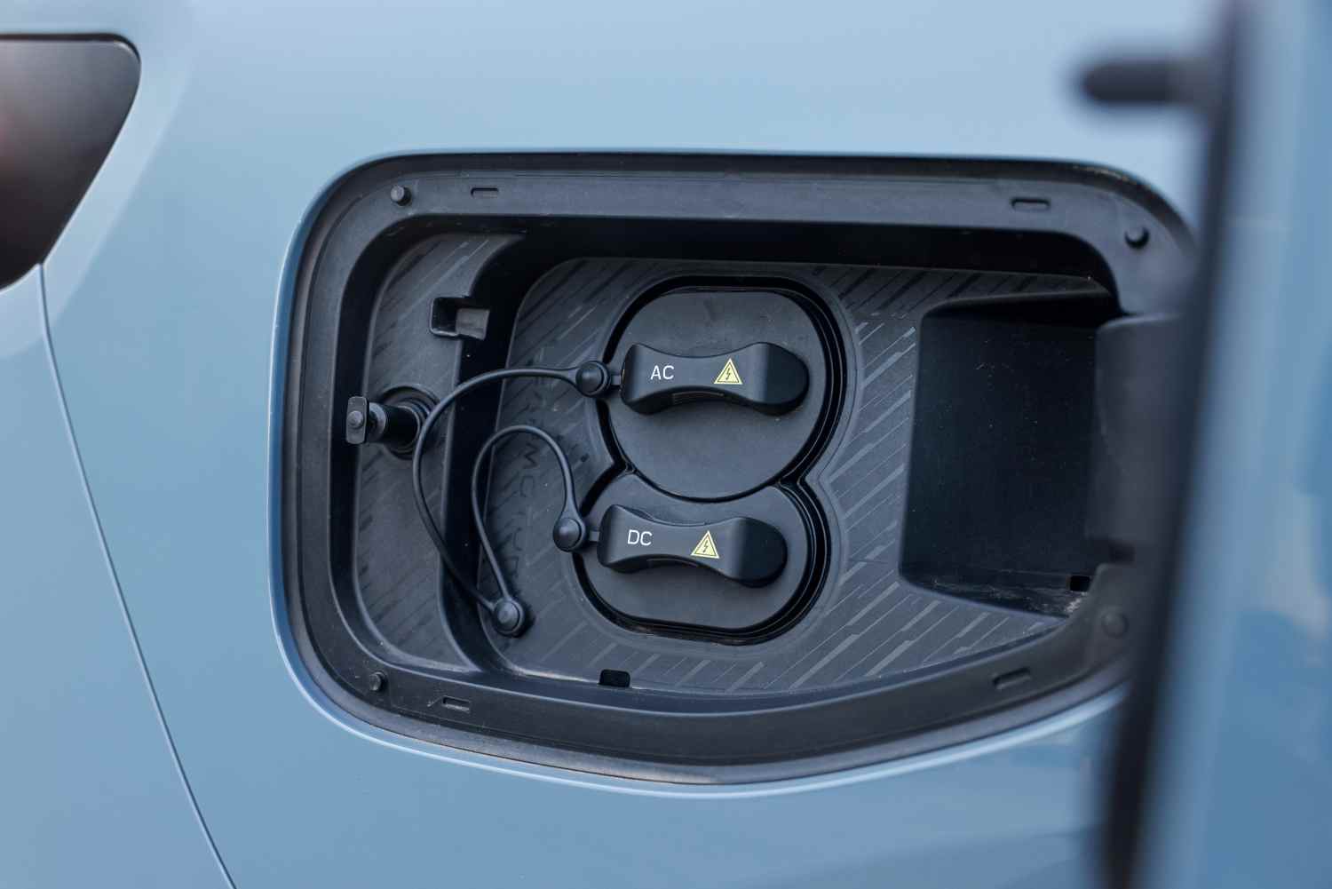 Leapmotor B10 charging port 1