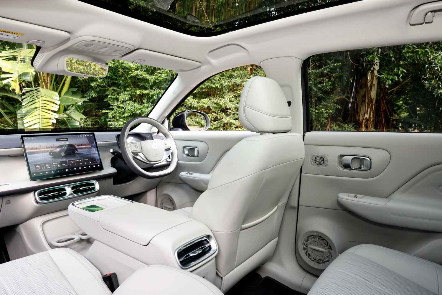Leapmotor B10 front interior 1