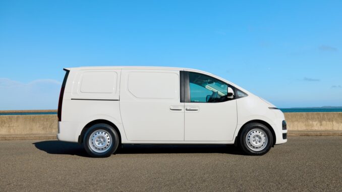 2027 STARIA Load Electric