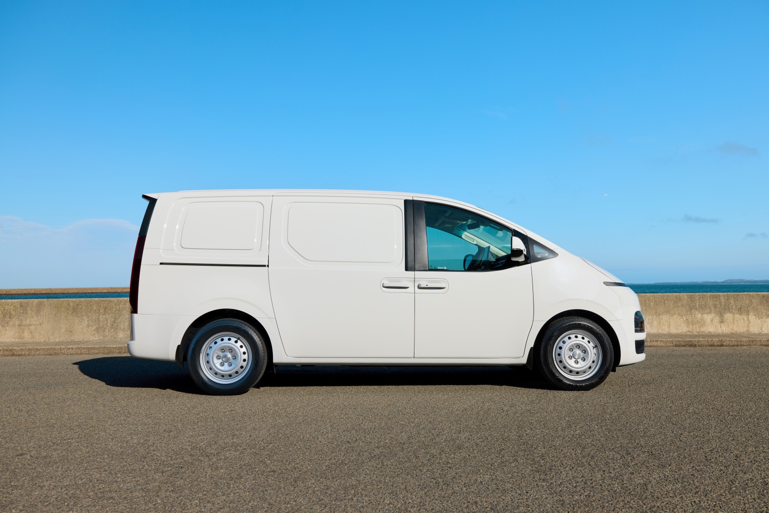 2027 STARIA Load Electric 
