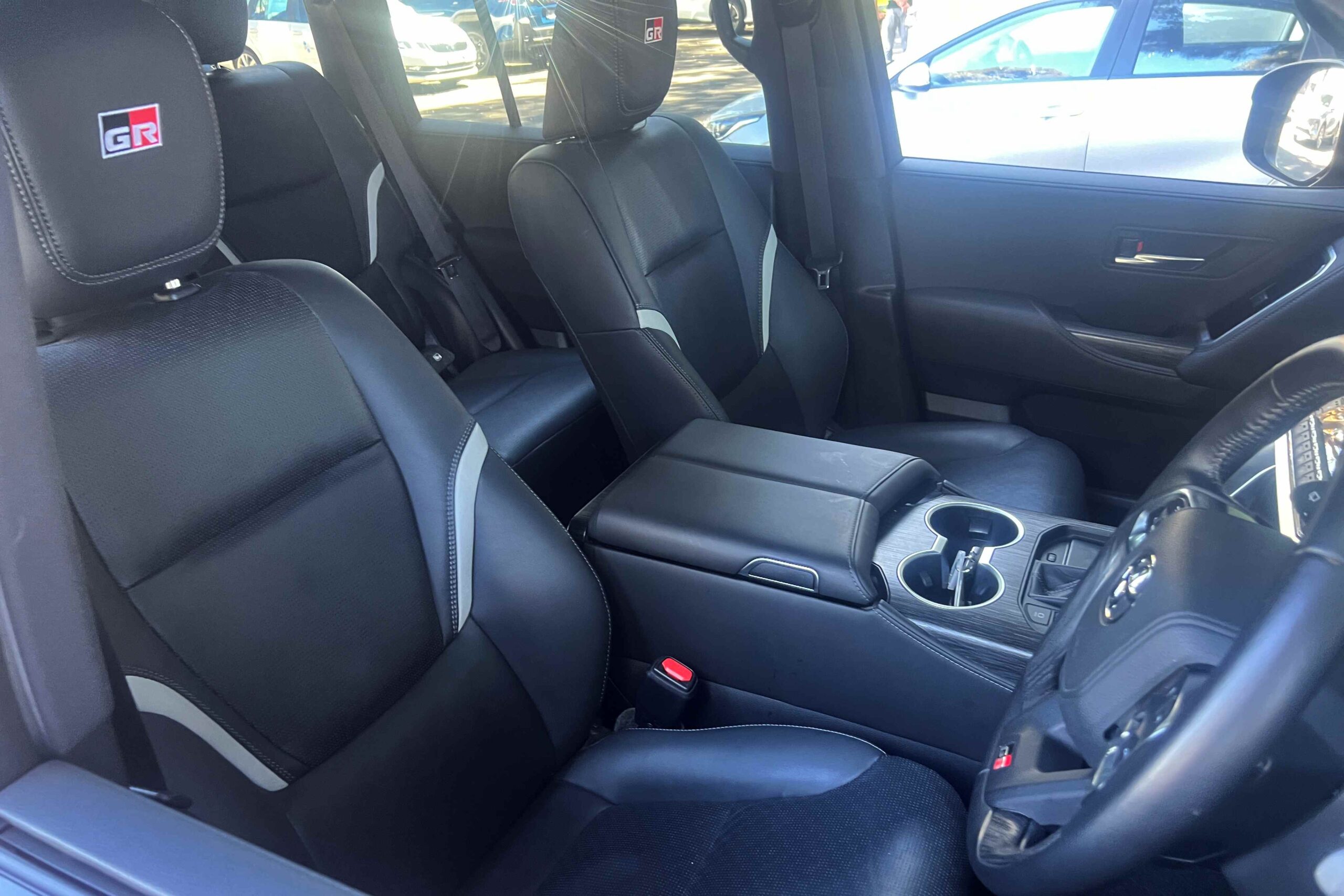 Toyota LandCruiser 300 GR Sport V6 diesel FRONT seats