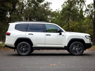 Toyota LandCruiser 300 GR Sport V6 diesel profile