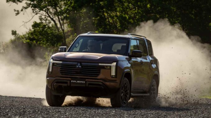 pajero_driving_on_gravel_roads09