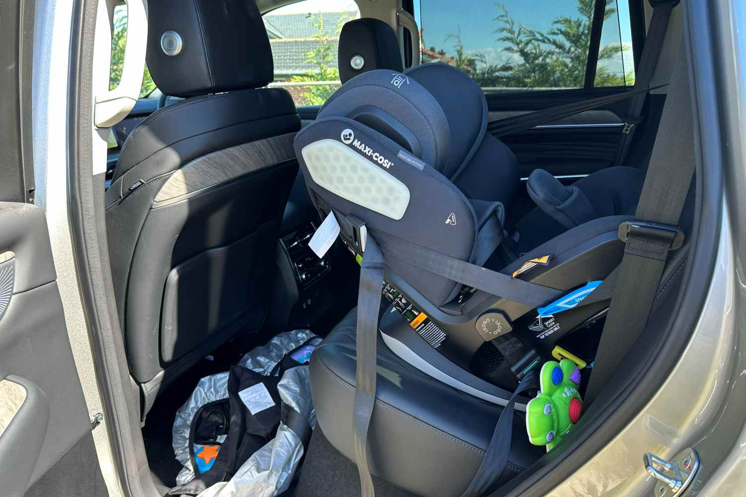 2026 GWM Tank 500 Ultra PHEV rear seat and baby seat 1